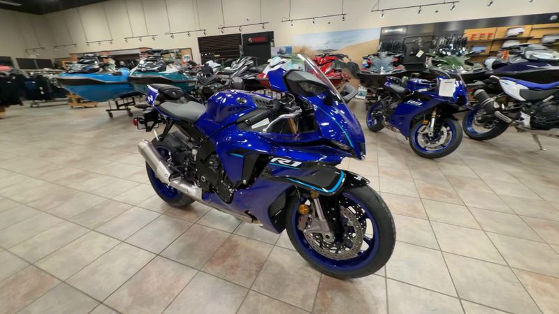 New 2026 Yamaha YZF-R1 Image 3