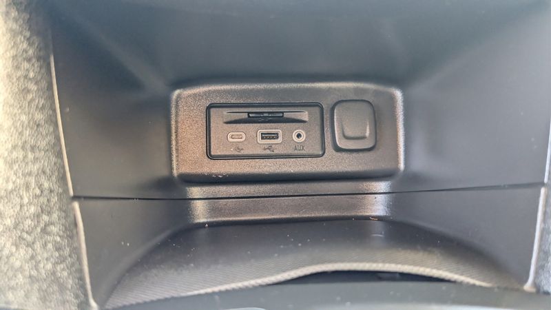 Used 2021 Chevrolet Equinox LTImage 24