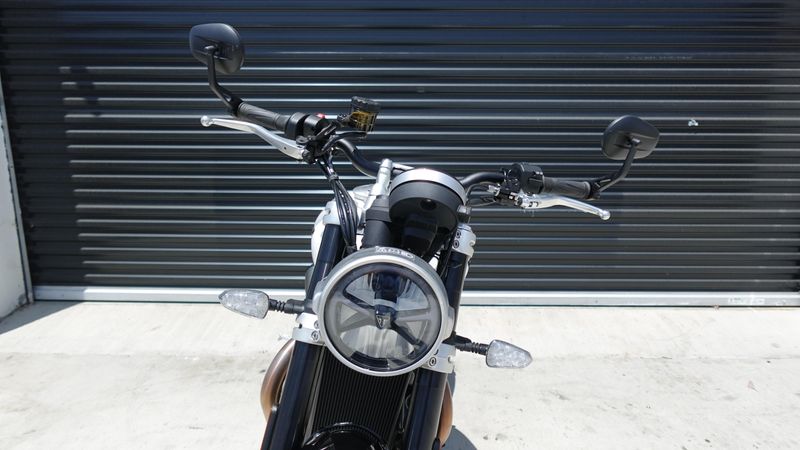 New 2025 Triumph Speed Twin 1200 