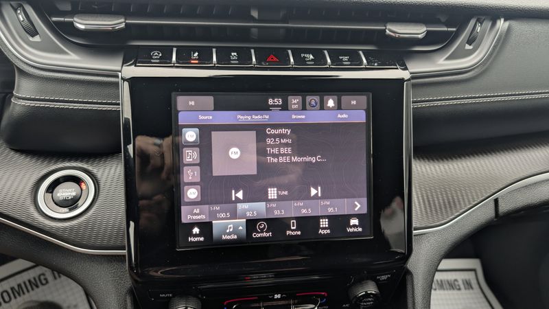 New 2025 Jeep Grand Cherokee Laredo 4x4Image 19