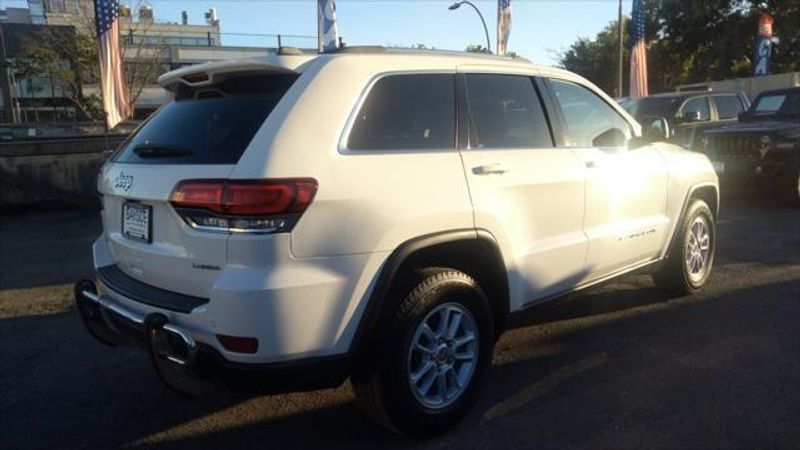 2020 Jeep Grand Cherokee Laredo E photo 3