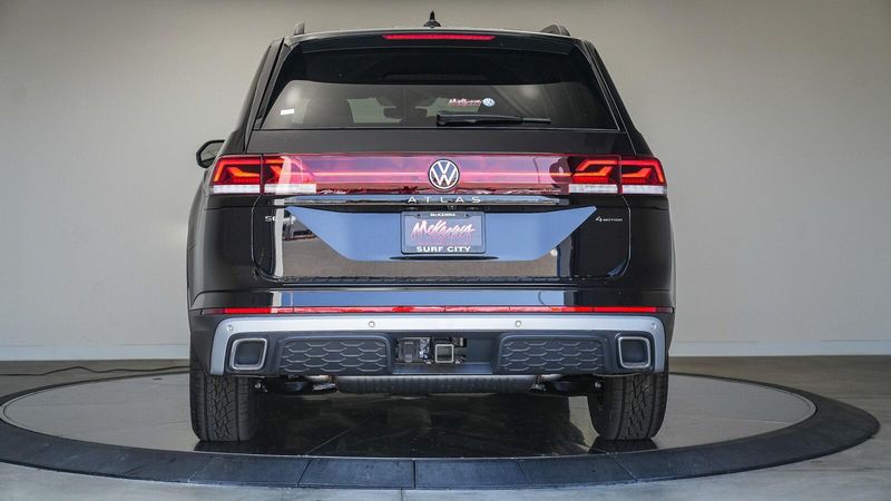 New 2025 Volkswagen Atlas 2.0T Peak EditionImage 3