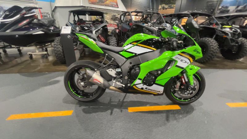 Used 2025 Kawasaki NINJA ZX 10R ABS KRT EDITION Image 9