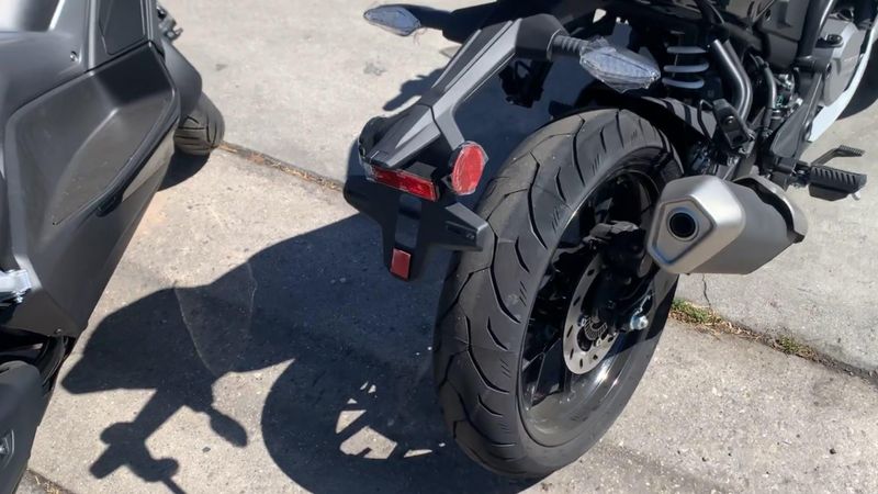 New 2025 CFMOTO 300SS Image 2