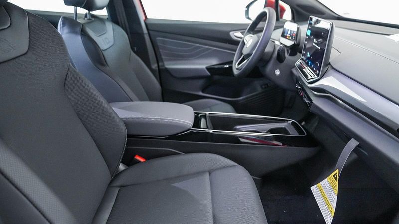 New 2025 Volkswagen ID.4 Pro SImage 17