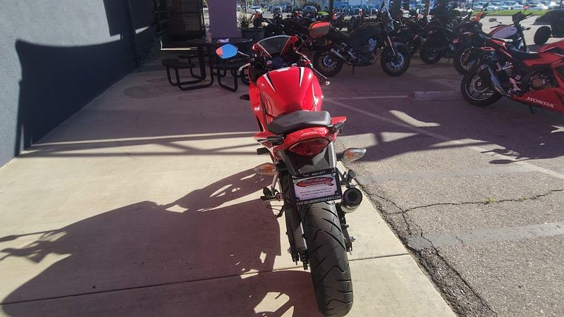 Used 2022 Honda CBR300R Image 2