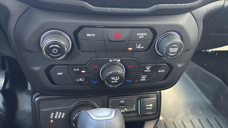 Used 2023 Jeep Renegade LatitudeImage 13