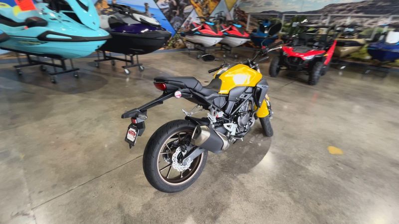Used 2024 Honda CB300R ABS Image 8
