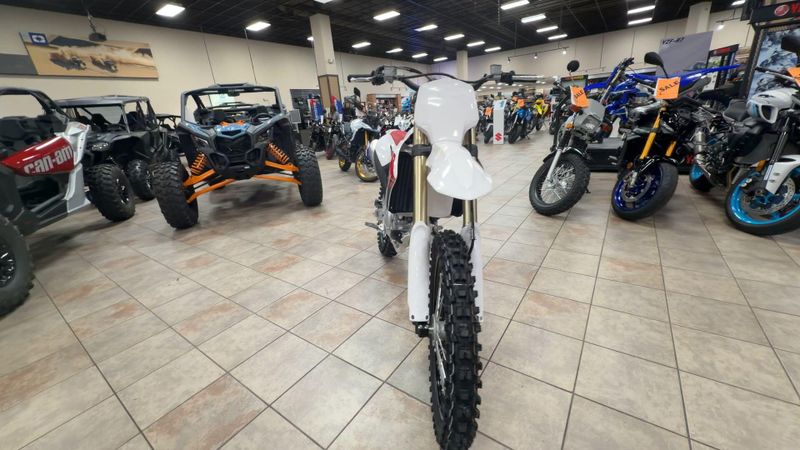 New 2026 Yamaha YZ450F 70TH ANNIVERSARY EDITION Image 4