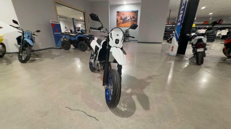 New 2025 Suzuki DR-Z4SM Image 6