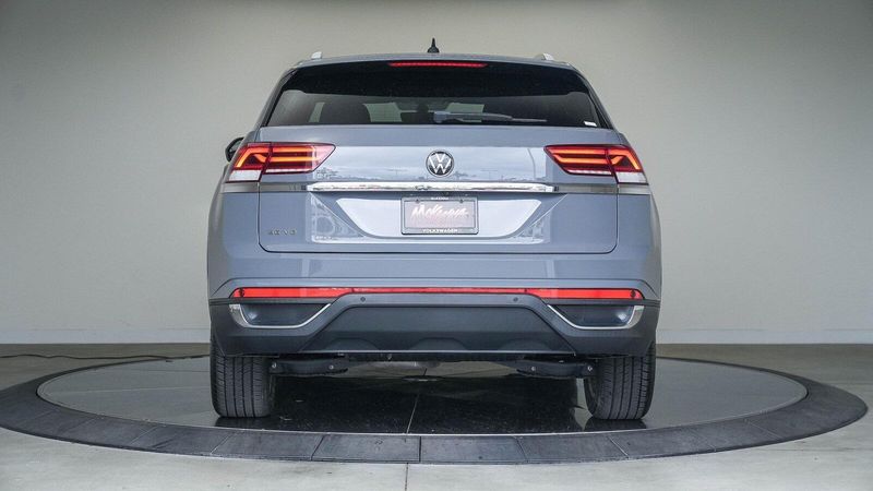 Used 2021 Volkswagen Atlas Cross Sport 3.6L V6 SE w/TechnologyImage 3