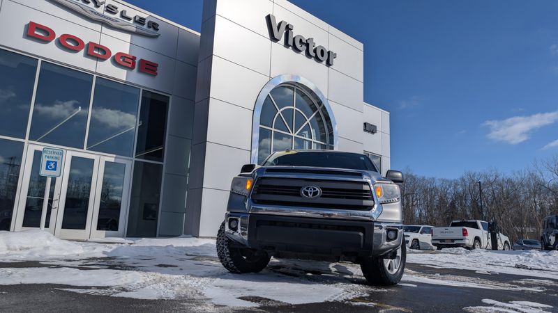 Used 2015 Toyota Tundra 4WD Truck Image 2