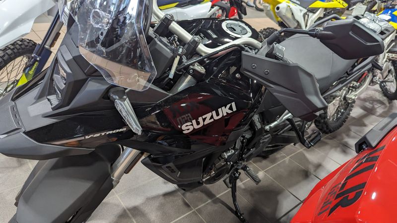 2024 Suzuki VSTROM 800 TOURING Image 2