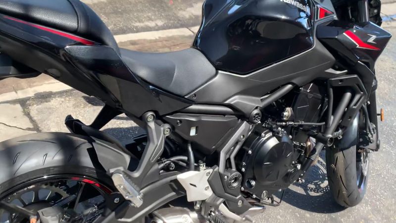 New 2025 Kawasaki Z650 Image 6