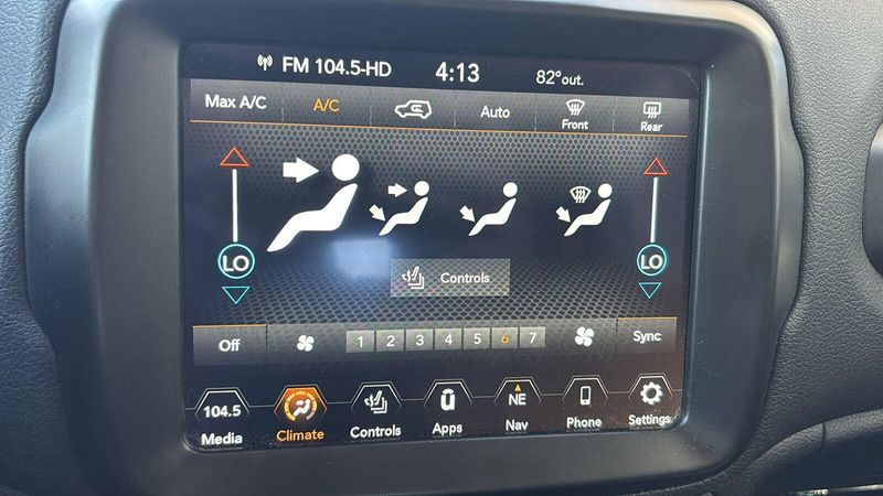 Used 2023 Jeep Renegade LatitudeImage 11