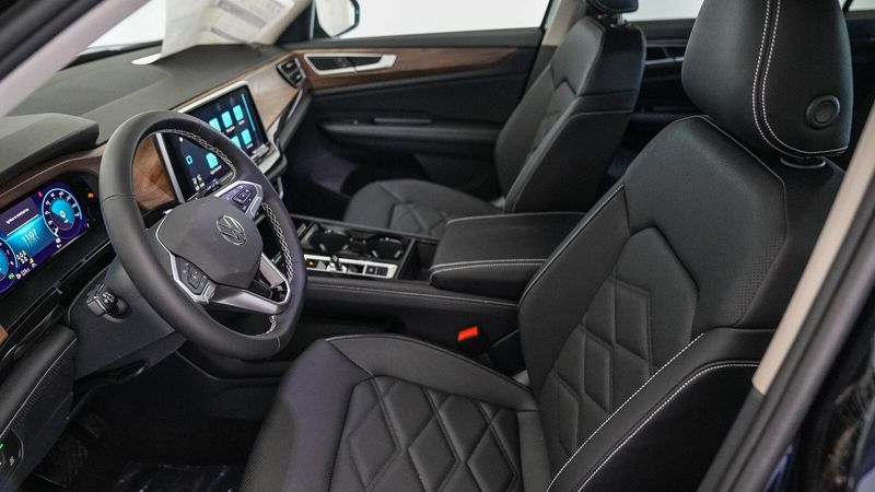 2025 Volkswagen Atlas 2.0T SE w/TechnologyImage 18