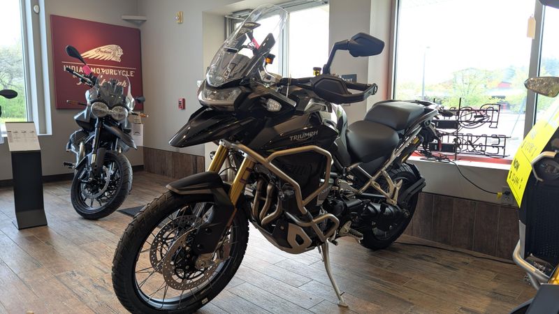 2023 Triumph Tiger 1200 in a Sapphire Black exterior color. Pitt Cycles (724) 779-1901 pixelmotiondemo.com 