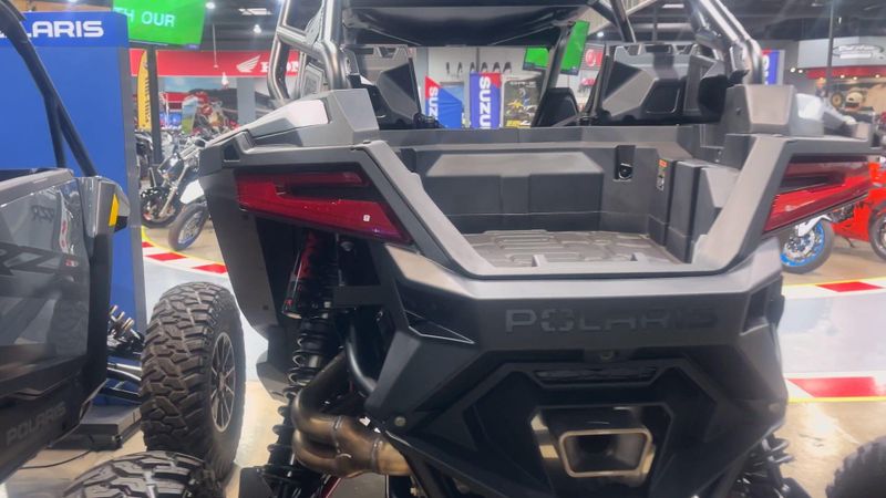 New 2026 Polaris RZR PRO R 4 ULTIMATE Image 2
