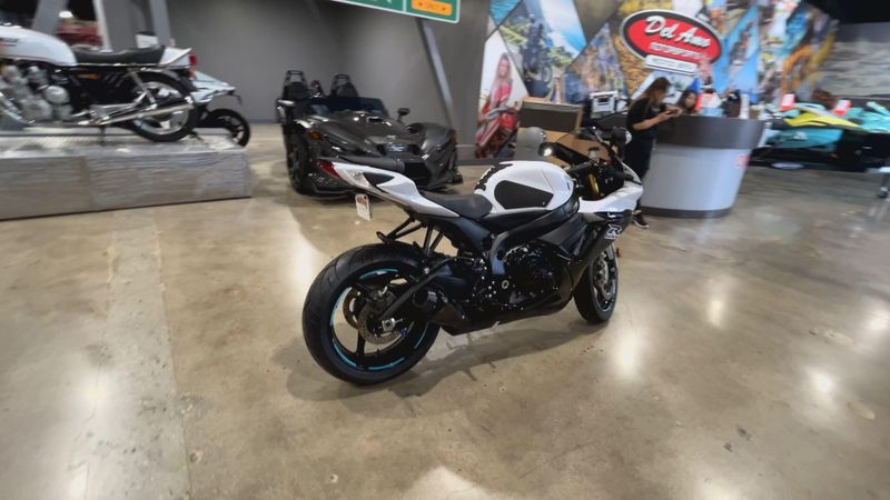 2020 Suzuki GSX-R750 Image 8