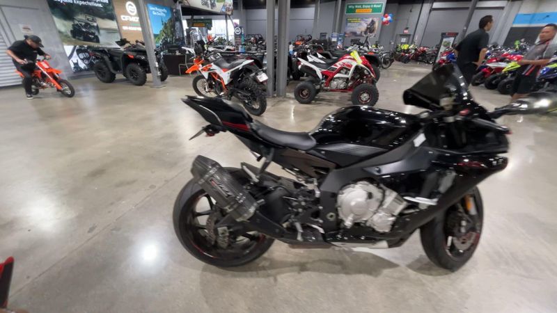 Used 2015 Yamaha YZF-R1 Image 9