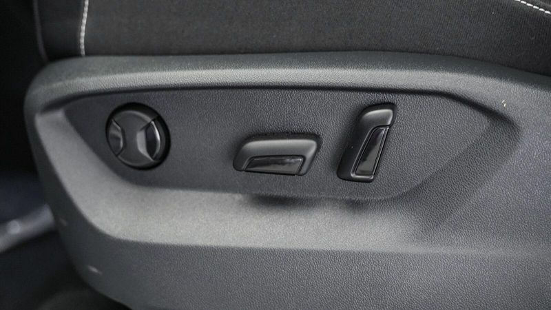 2025 Volkswagen Atlas 2.0T SE w/TechnologyImage 22