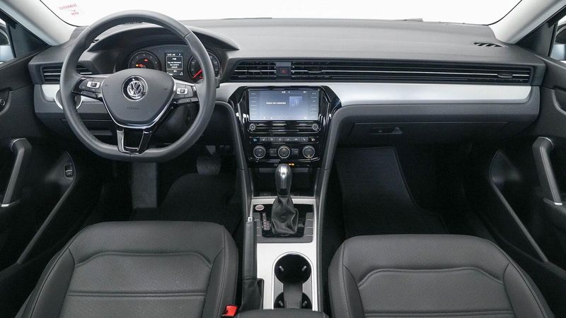 2022 Volkswagen Passat 2.0T SEImage 12