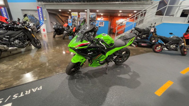 2024 Kawasaki NINJA 500 KRT EDITION SE ABS  in a LIME GREEN/EBONY exterior color. Del Amo Motorsports of Redondo Beach (424) 390-7811 delamomotorsports.com 