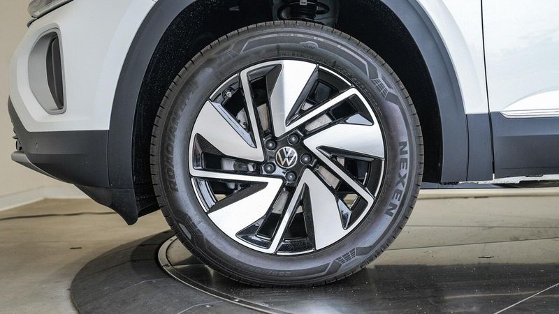 New 2025 Volkswagen Atlas 2.0T SELImage 10