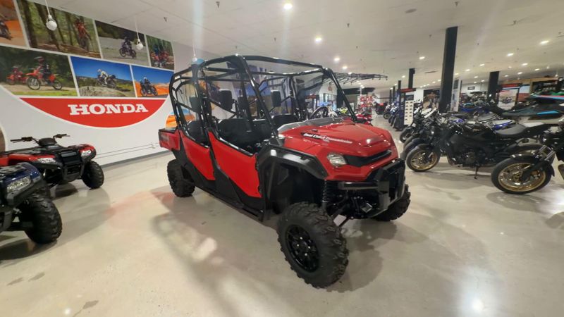 New 2025 Honda PIONEER 1000-6 DLX CREW Image 2