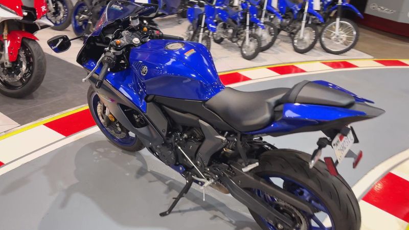 Used 2023 Yamaha YZF-R7 CA Image 9