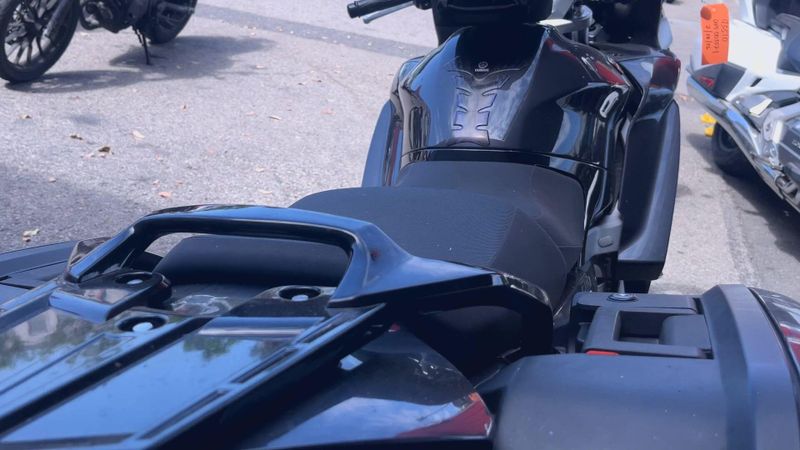 Used 2015 Yamaha FJR1300 Image 3