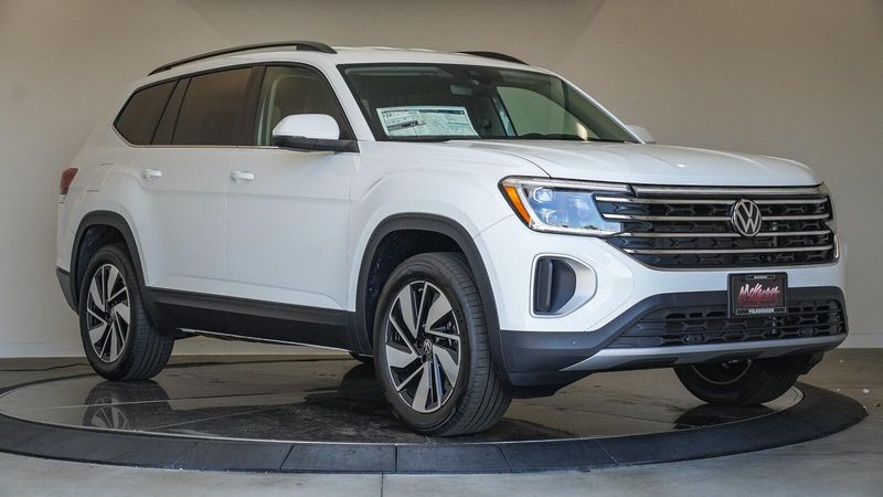 New 2025 Volkswagen Atlas 2.0T SE w/TechnologyImage 5