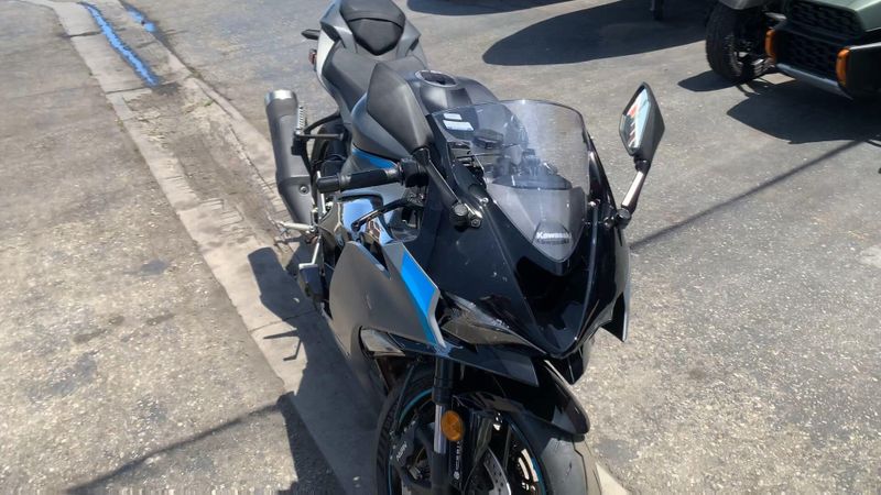 2025 Kawasaki NINJA ZX-6R ABS Image 8