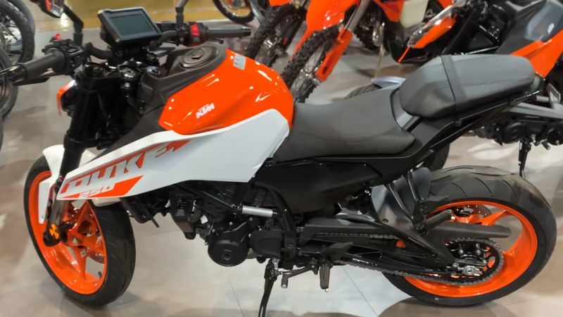 New 2024 KTM 250 DUKE Image 5