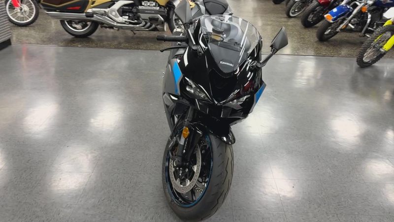 New 2025 Kawasaki NINJA ZX-6R ABS Image 8