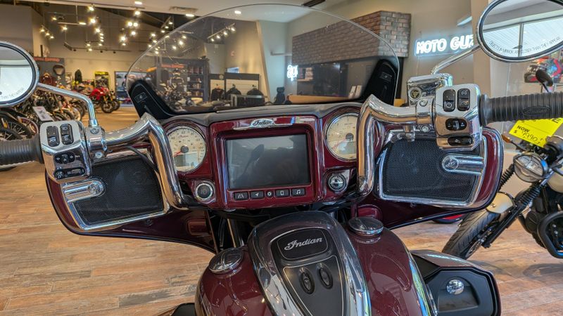 Used 2021 Indian Motorcycle Roadmaster Image 5