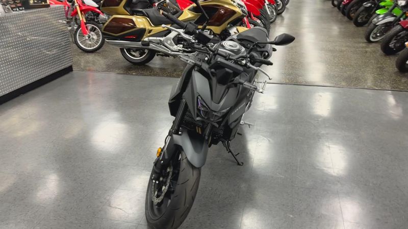 New 2025 Honda CB750 HORNET Image 8