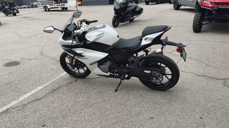 Used 2025 CFMOTO 300SS Image 6