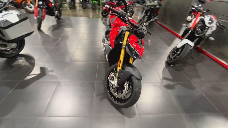 New 2025 Ducati STREETFIGHTER V2 S 896 Image 3