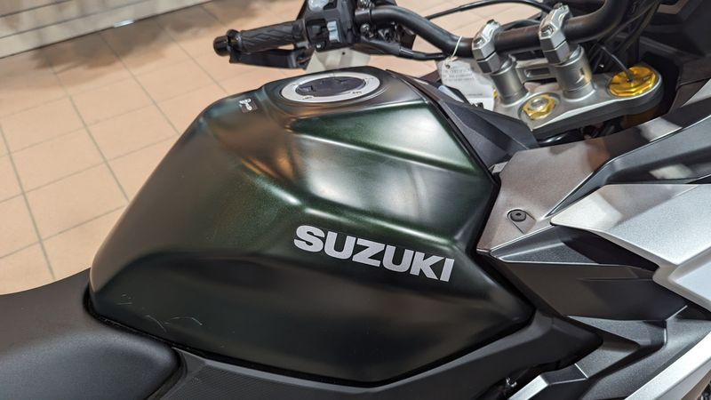 2024 Suzuki GSXS 1000GXImage 9