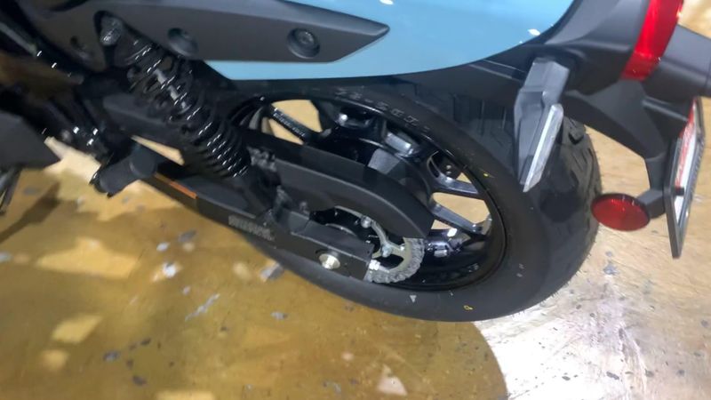 New 2025 Kawasaki ELIMINATOR SE ABS Image 5