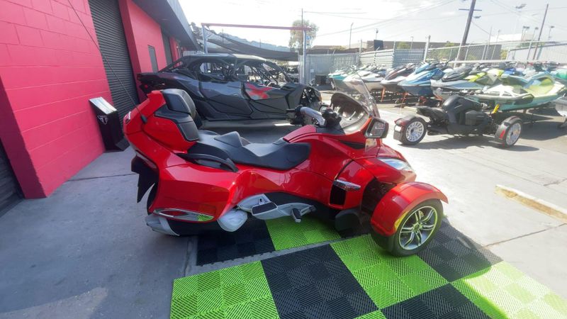 Used 2012 Can-Am RD SPYDER RT-S 991 Image 5