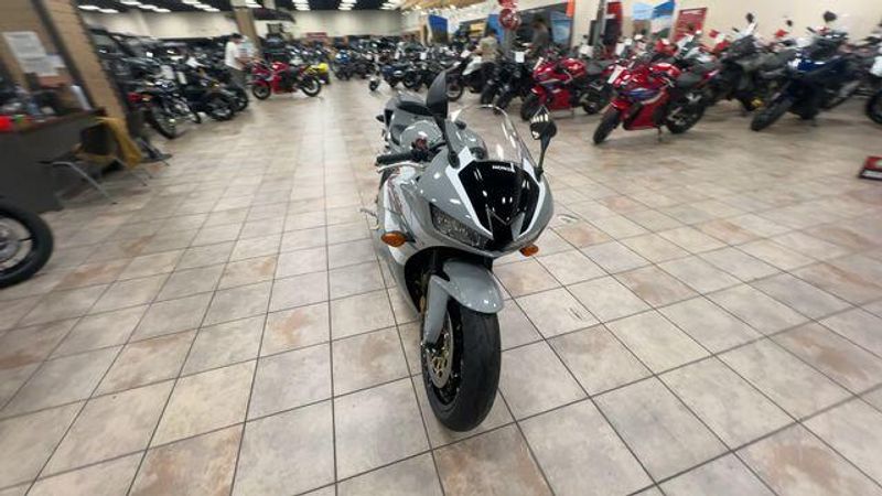 New 2026 Honda CBR600RR Image 7