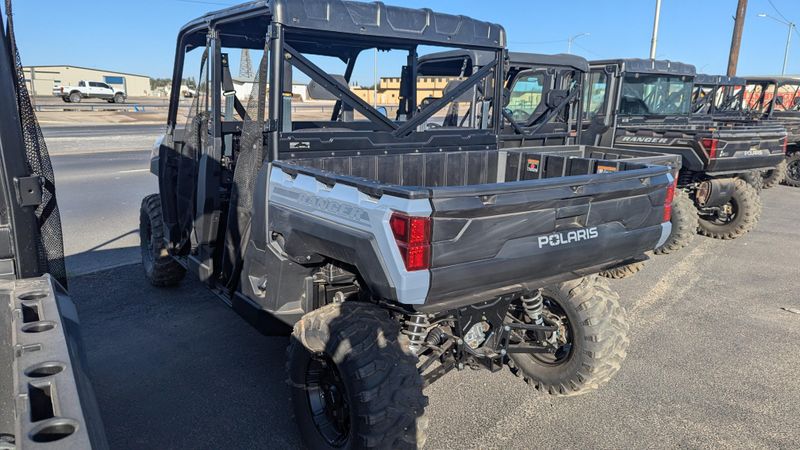 2025 POLARIS RANGER CREW XP 1000 PREMIUM STEALTH GRAY in a STEALTH GRAY exterior color. Family PowerSports (877) 886-1997 familypowersports.com 