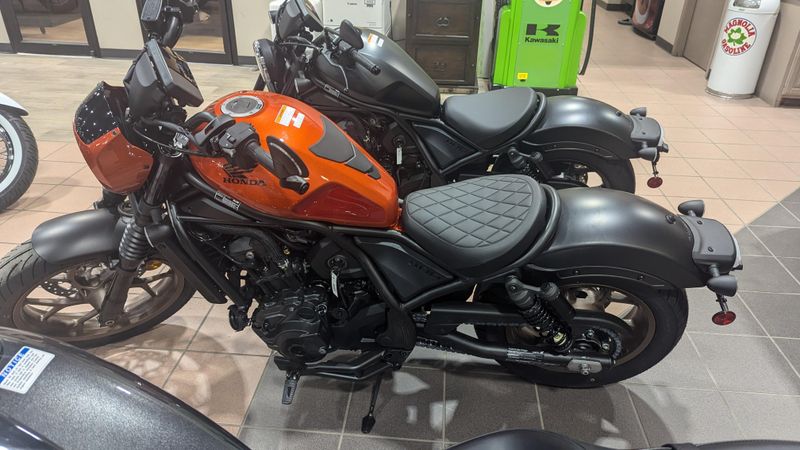 2025 Honda REBEL 1100 DCT SE FLARE ORANGE METALLICImage 3