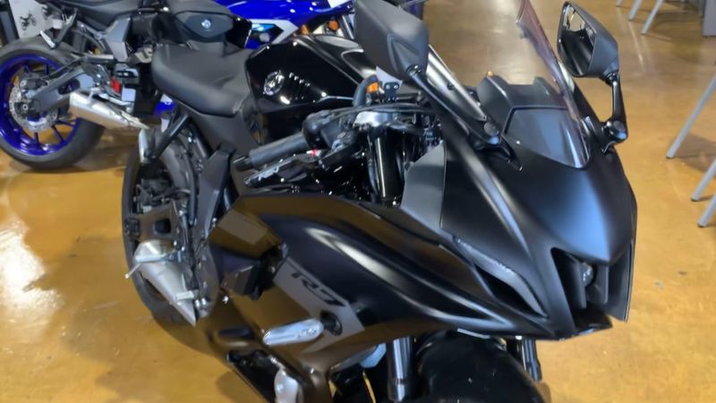 New 2025 Yamaha YZF-R7 Image 8