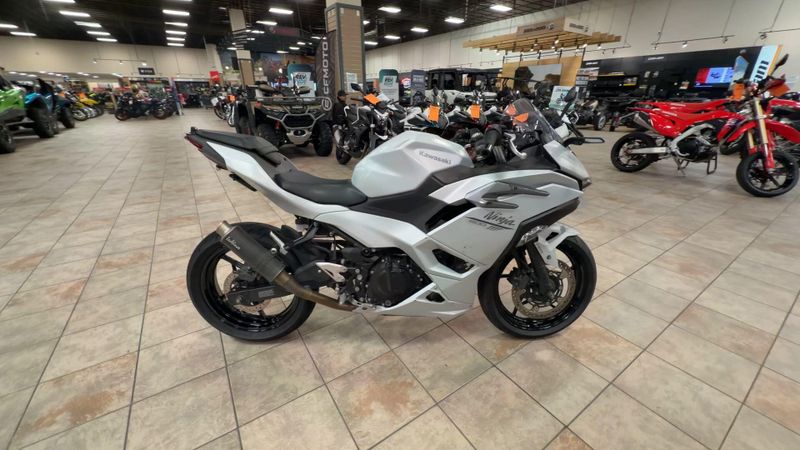 Used 2025 Kawasaki NINJA 500 Image 2