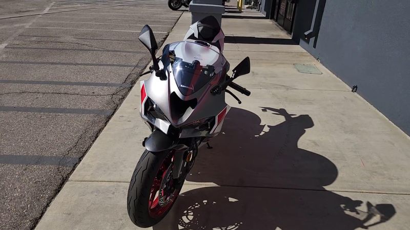 New 2025 Kawasaki NINJA ZX-6R Image 7