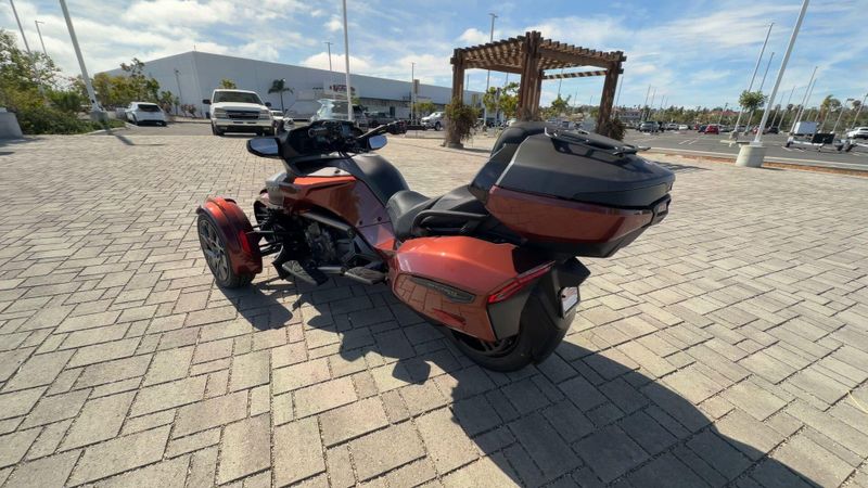 New 2026 Can-Am SPYDER F3 LIMITED SPECIAL SERIES (SE6) Image 7