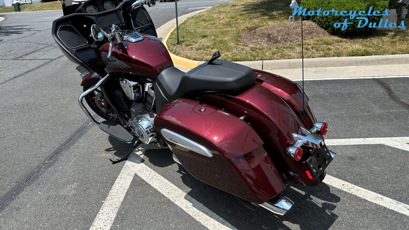 2023 Indian Motorcycle Challenger Limited Image 4